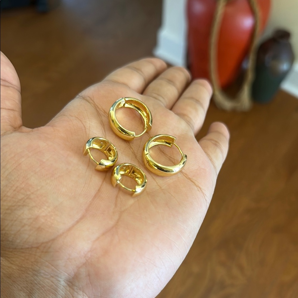 Elegant Gold Hoop Earrings Set